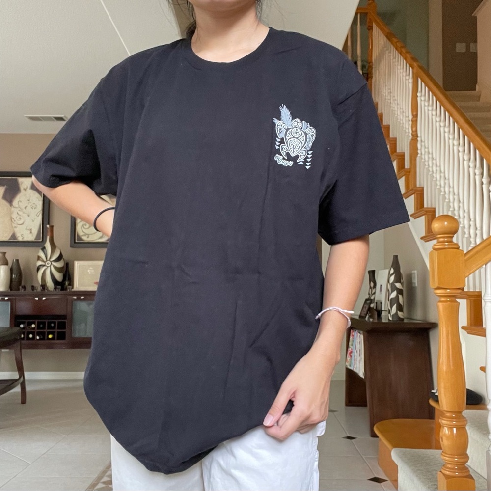 stussy black hawaiin graphic tee